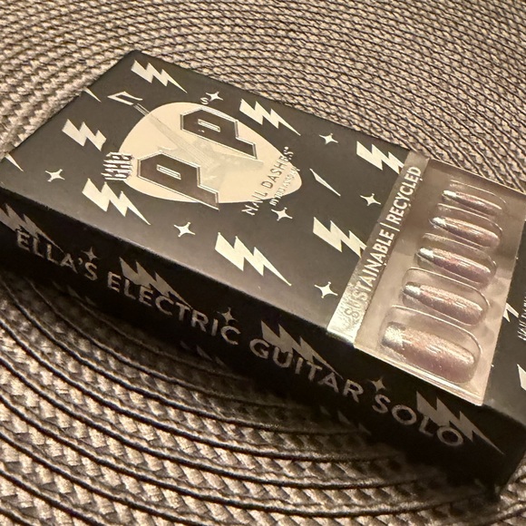 ⭐️ NEW Red Aspen 🔮 - Picture 8 of 8